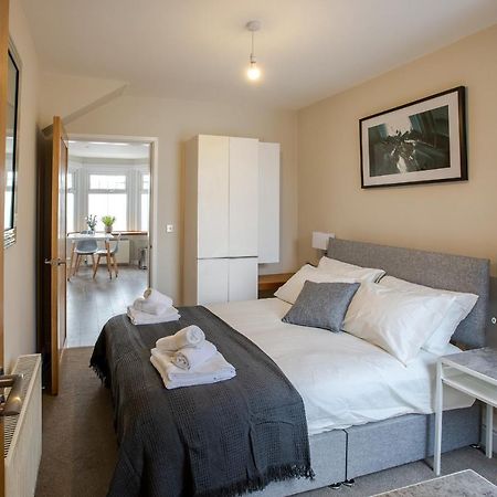 Bright And Luxurious Flat In The Heart Of Reading Apartment Екстериор снимка